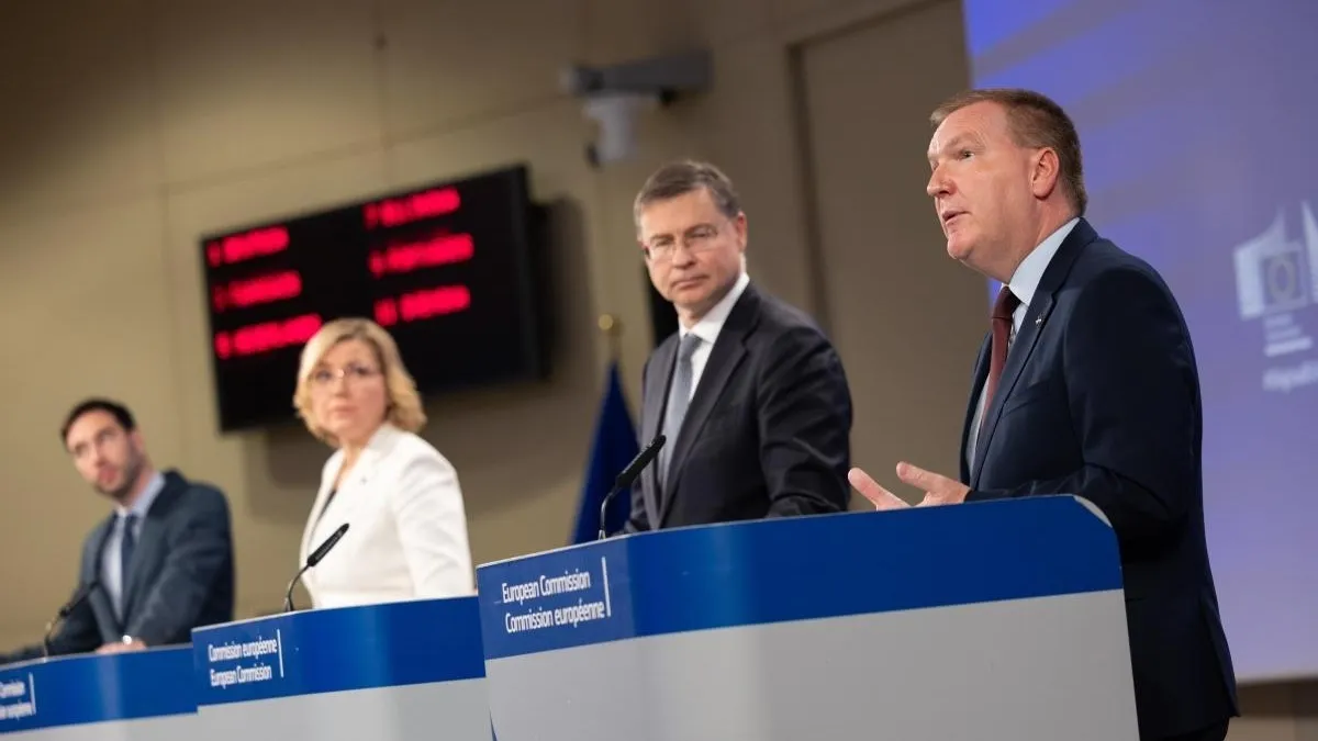 La Commission marche sur des œufs pour vendre son omnibus tech